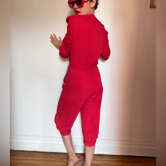Vintage red and white clam digger jumpsuit.Labeled tapestry Inc. Size small - Picture 6 of 6